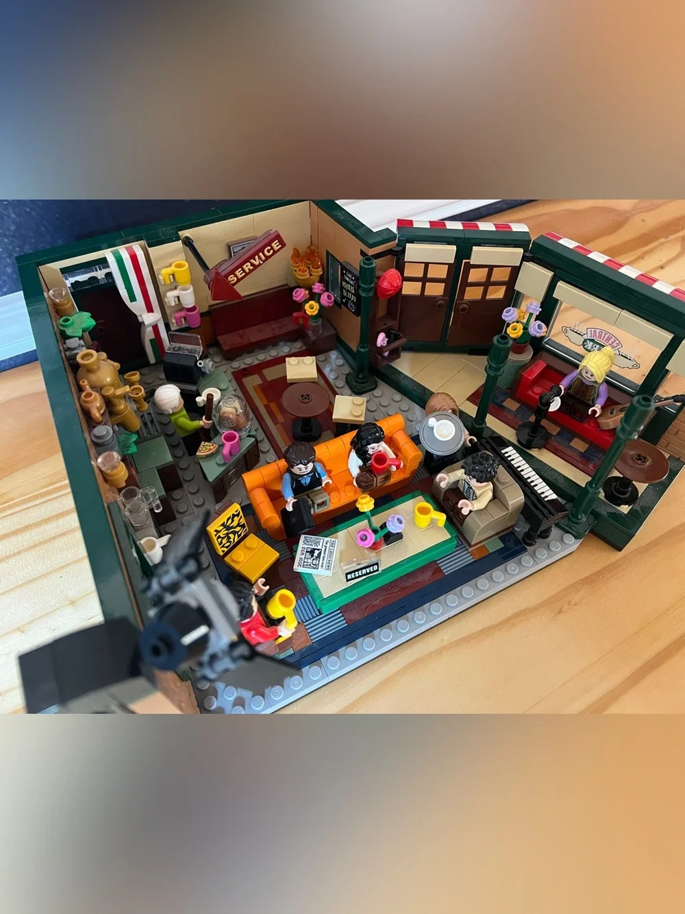 LEGO Ideas Friends Central Perk 21319 TV Series Building Set Retired
